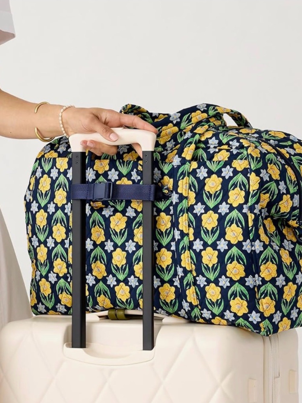Vera Bradley Daffodils Large Miramar Weekender - Picture 12 of 13